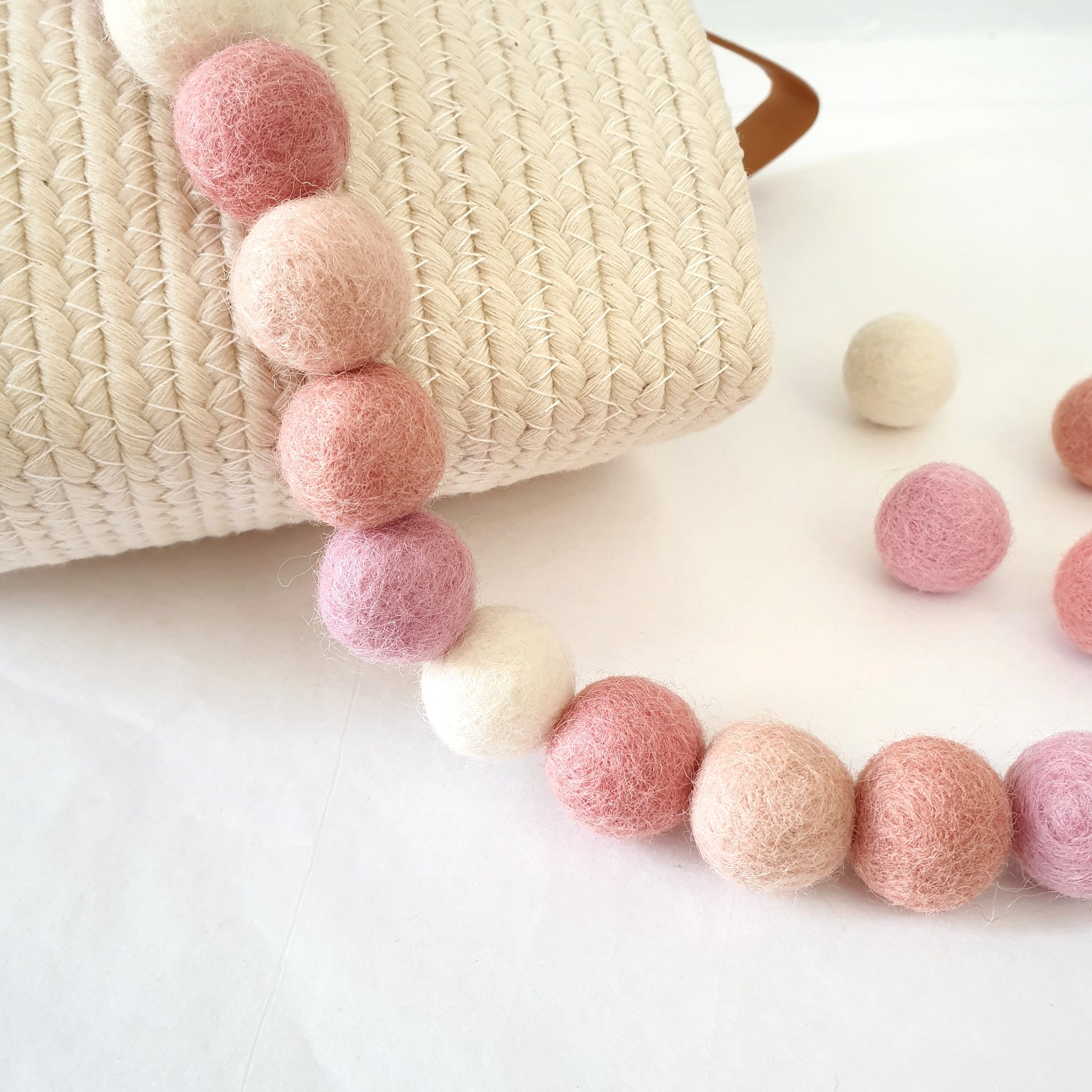 Pale Pink Felt Ball, 2.5 cm Diy Ball Garland, Wool Balls, Crafts, Sensory  Play, Flisat Loose Part, Baby Mobile - Yahoo Shopping
